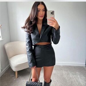 Cropped leather jacket